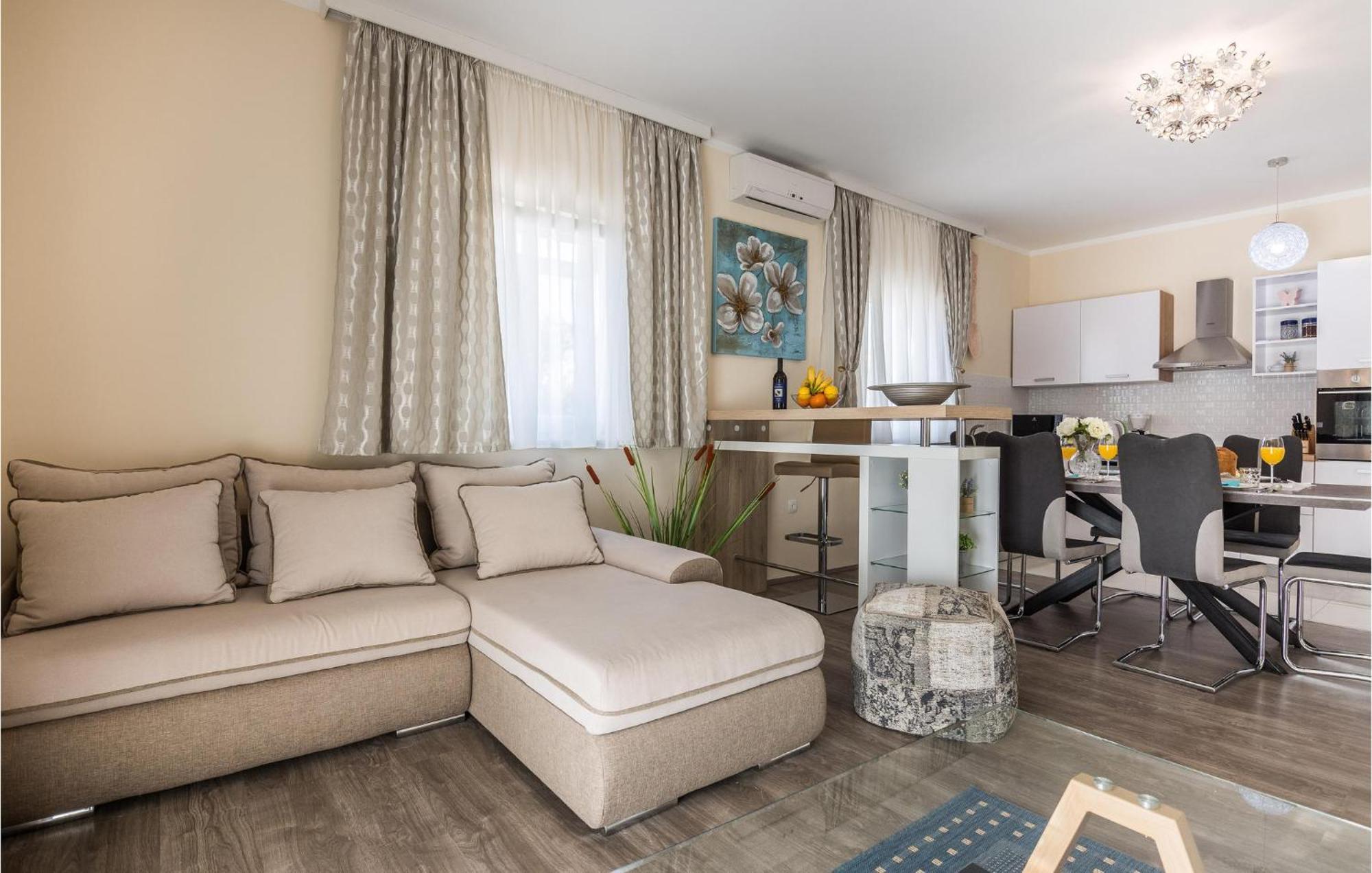 Beautiful Home In Privlaka With Wifi Екстериор снимка