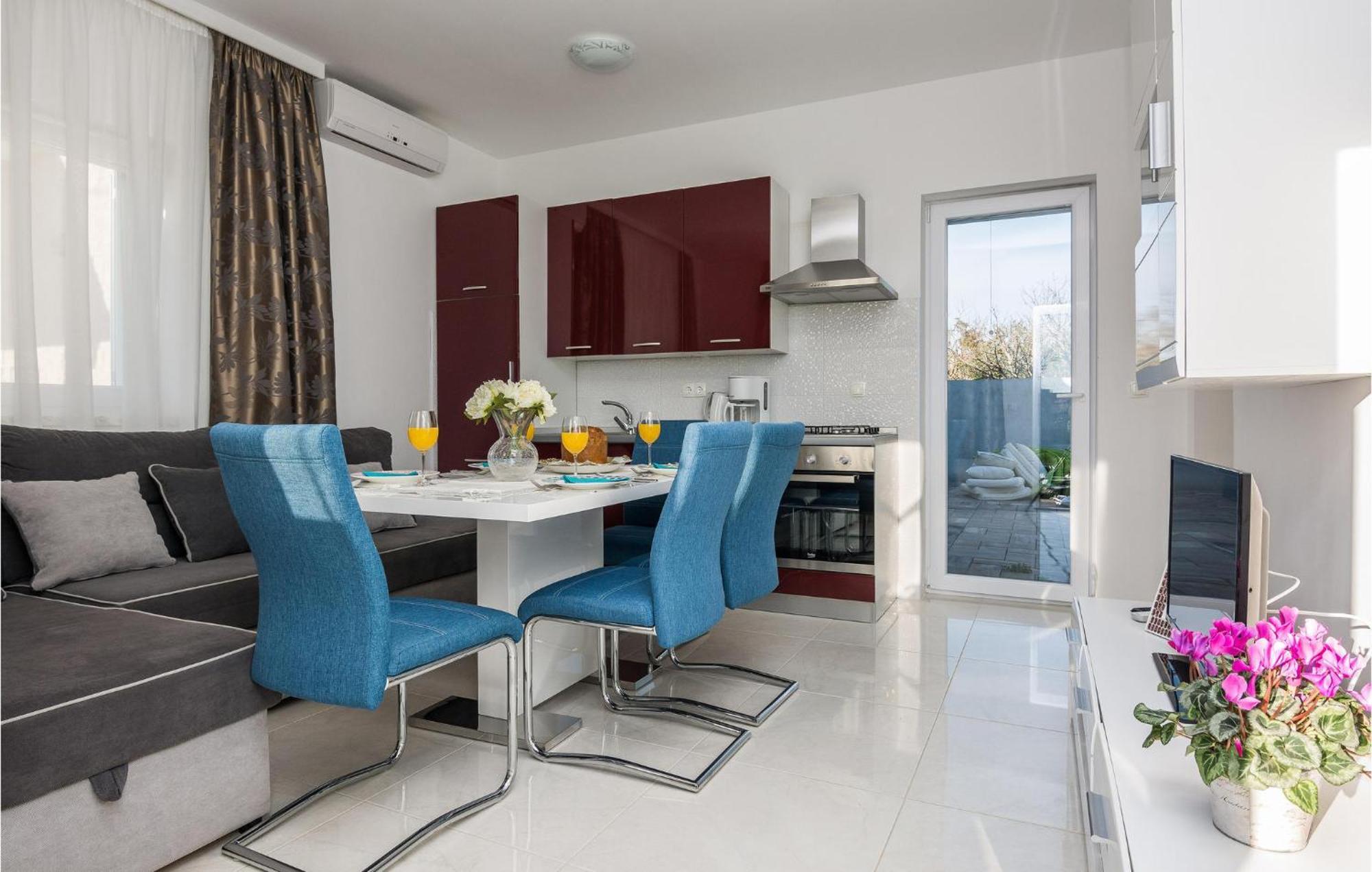 Beautiful Home In Privlaka With Wifi Екстериор снимка